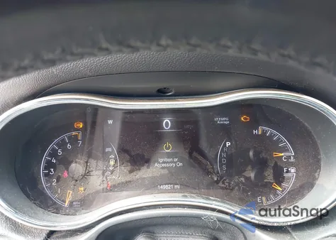 2015 Jeep Grand Cherokee Laredo z USA, uszkodzony, nr VIN 1C4RJFAG9FC636541